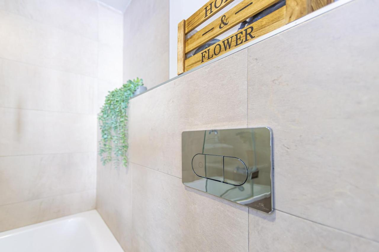 Ventura 2 - Centric & Pool - Simplytarifa Apartment *