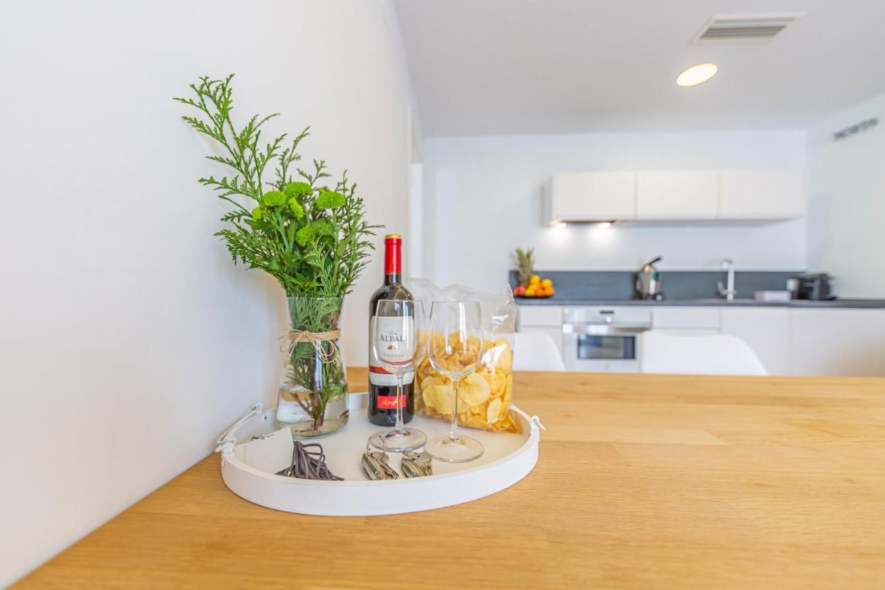 Apartment Ventura 2 - Centric & Pool - Simplytarifa